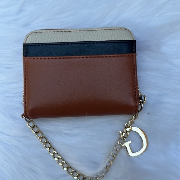 New GUESS Women’s Wallet In BROWN - Picture 3 of 9